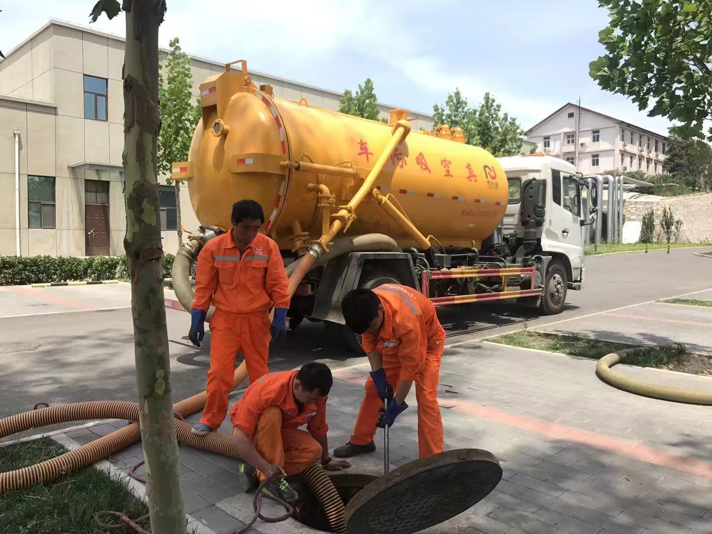 商都化粪池清理与5-8吨吸粪车施工效率分析